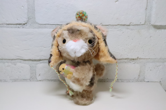 お魚抱えたにゃんこ 1枚目の画像