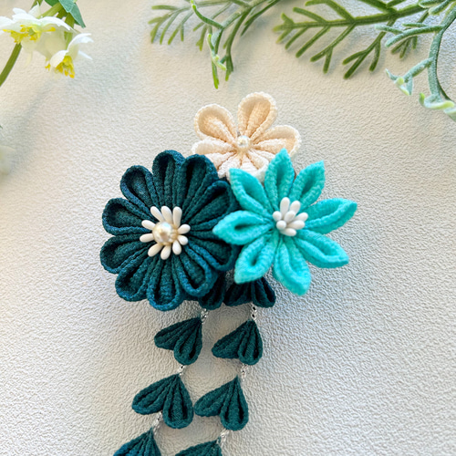 つまみ細工 花3輪藤下がりつき髪飾り 七五三 卒業式 青壁 かんざし