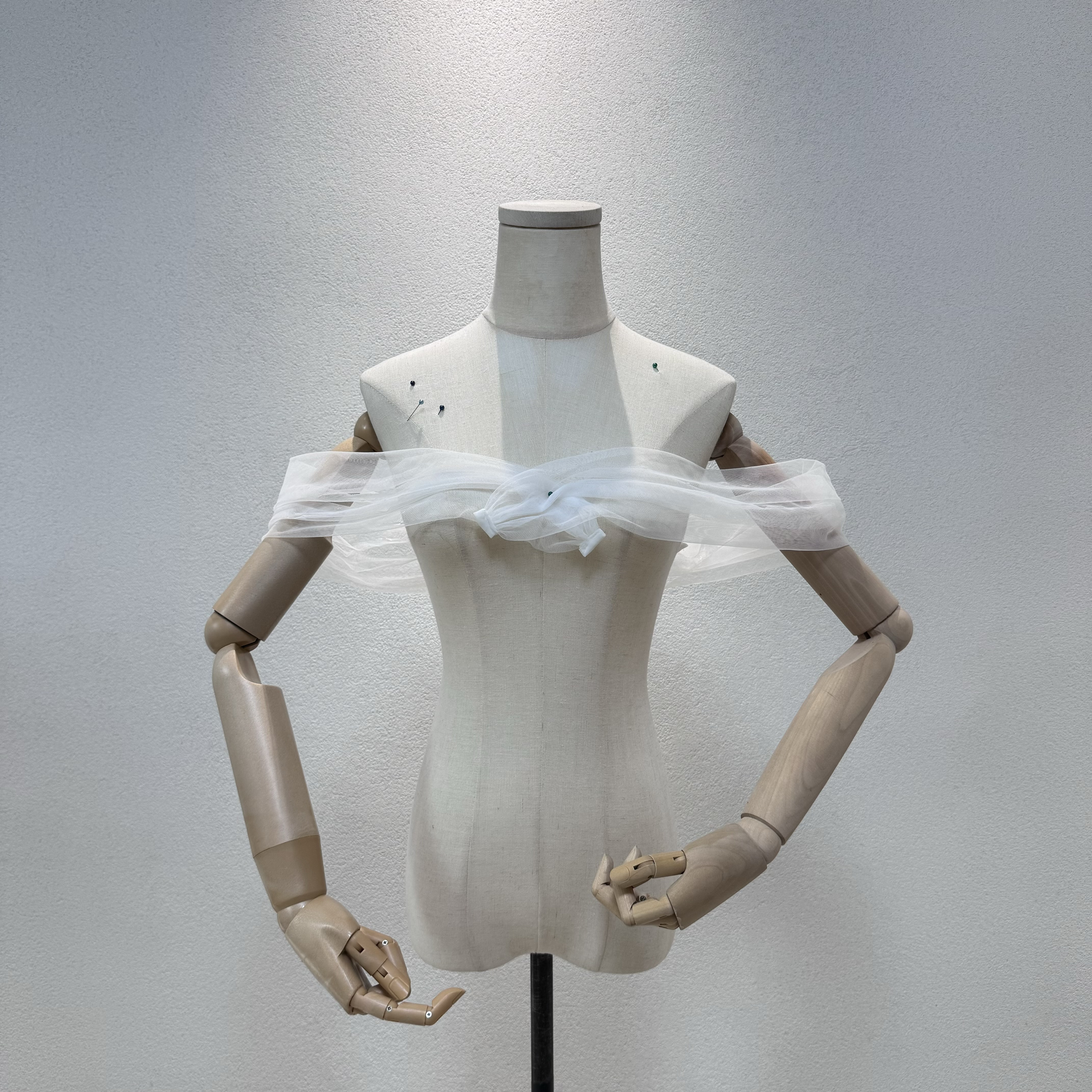 全国送料無料！シースルー袖　二の腕を隠せる　取り外し可能　オフショルダー　ウェディングドレス　カラー変更可能前撮り二次会