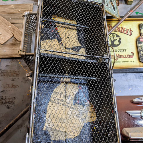 メッシュロッカーを思わせるキーボックス アメリカンヴィンテージ