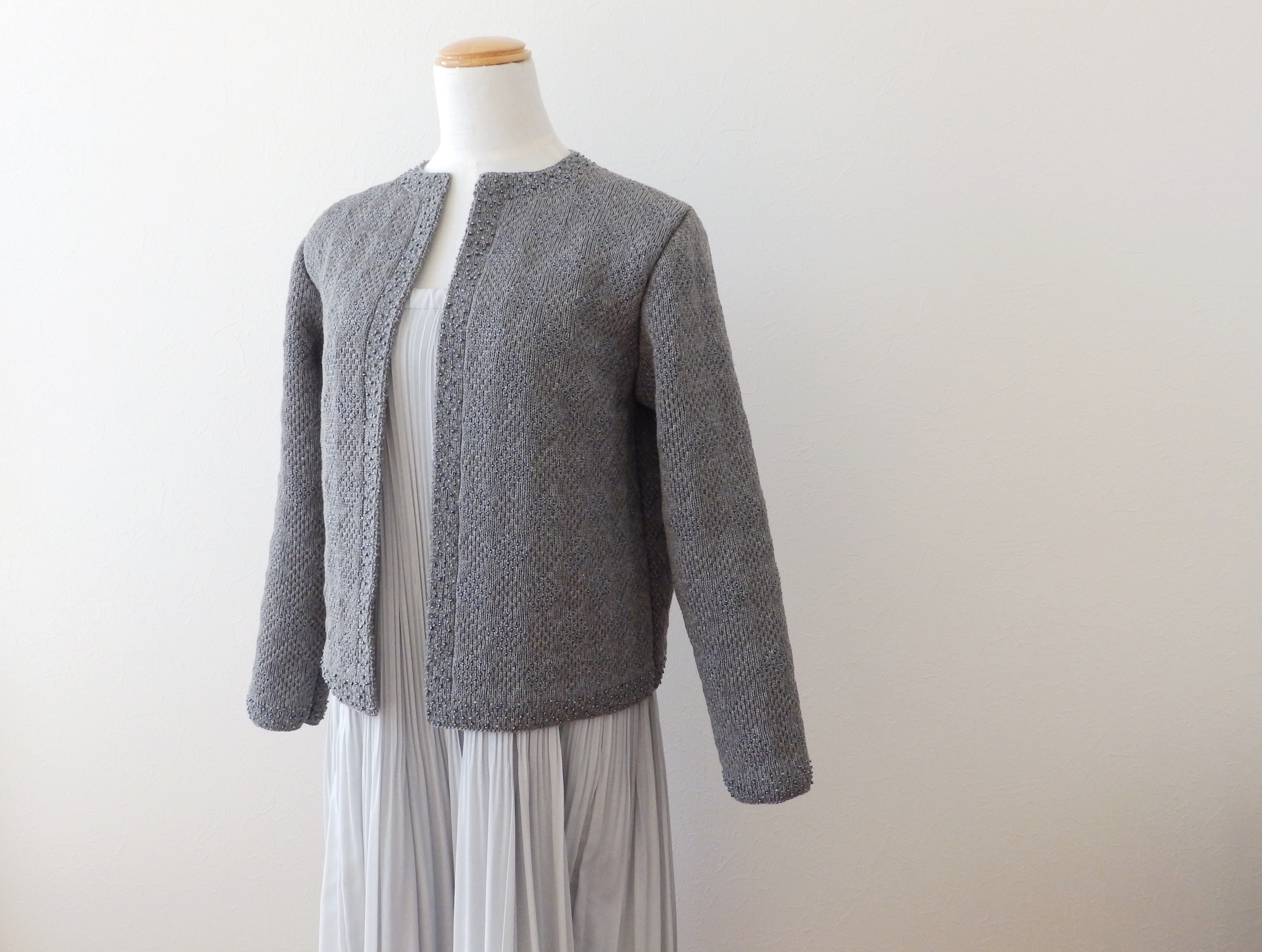 総ビース刺繍のニットジャケット