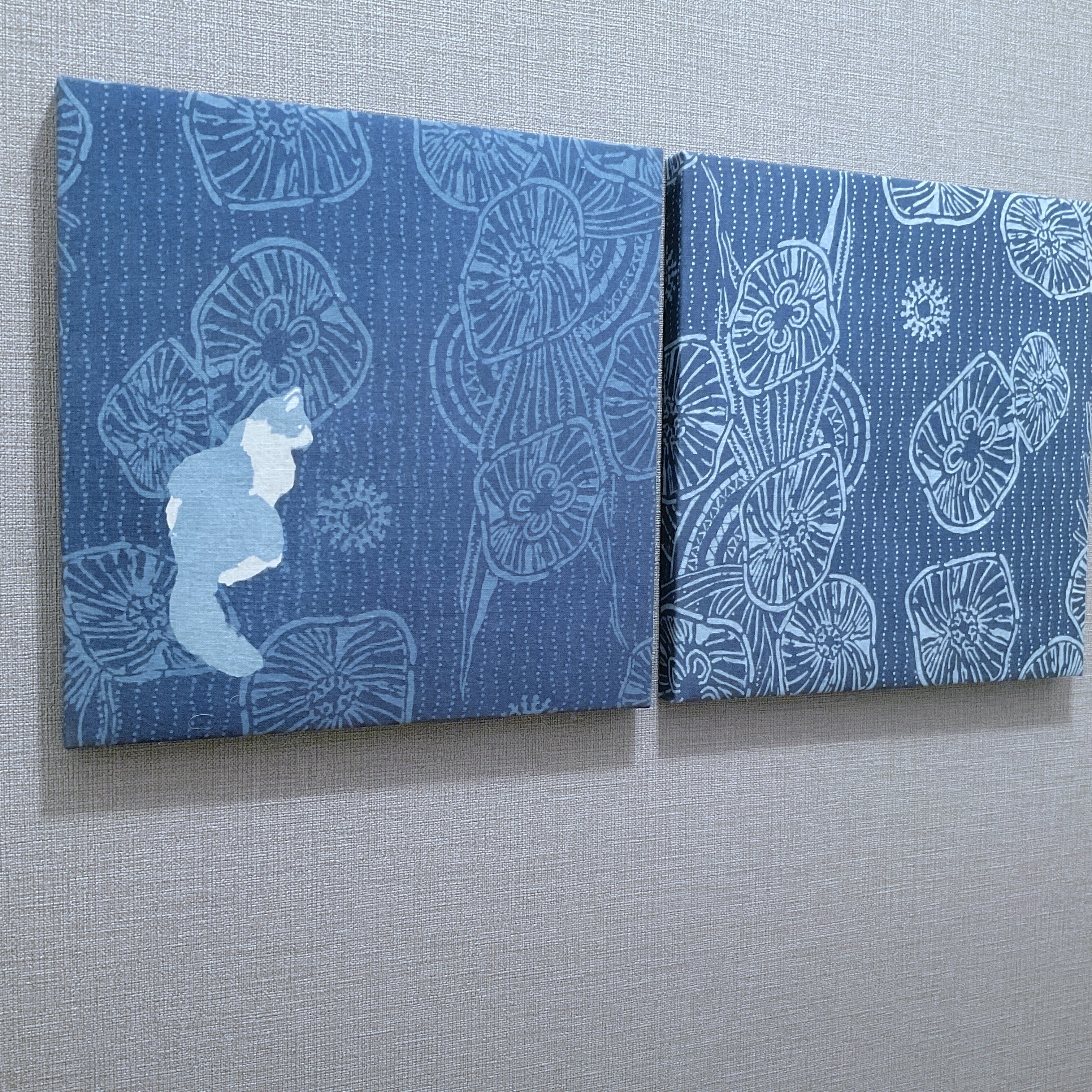 『クラゲとネコと』/藍染/手染め/猫/ファブリックパネル/２枚セット