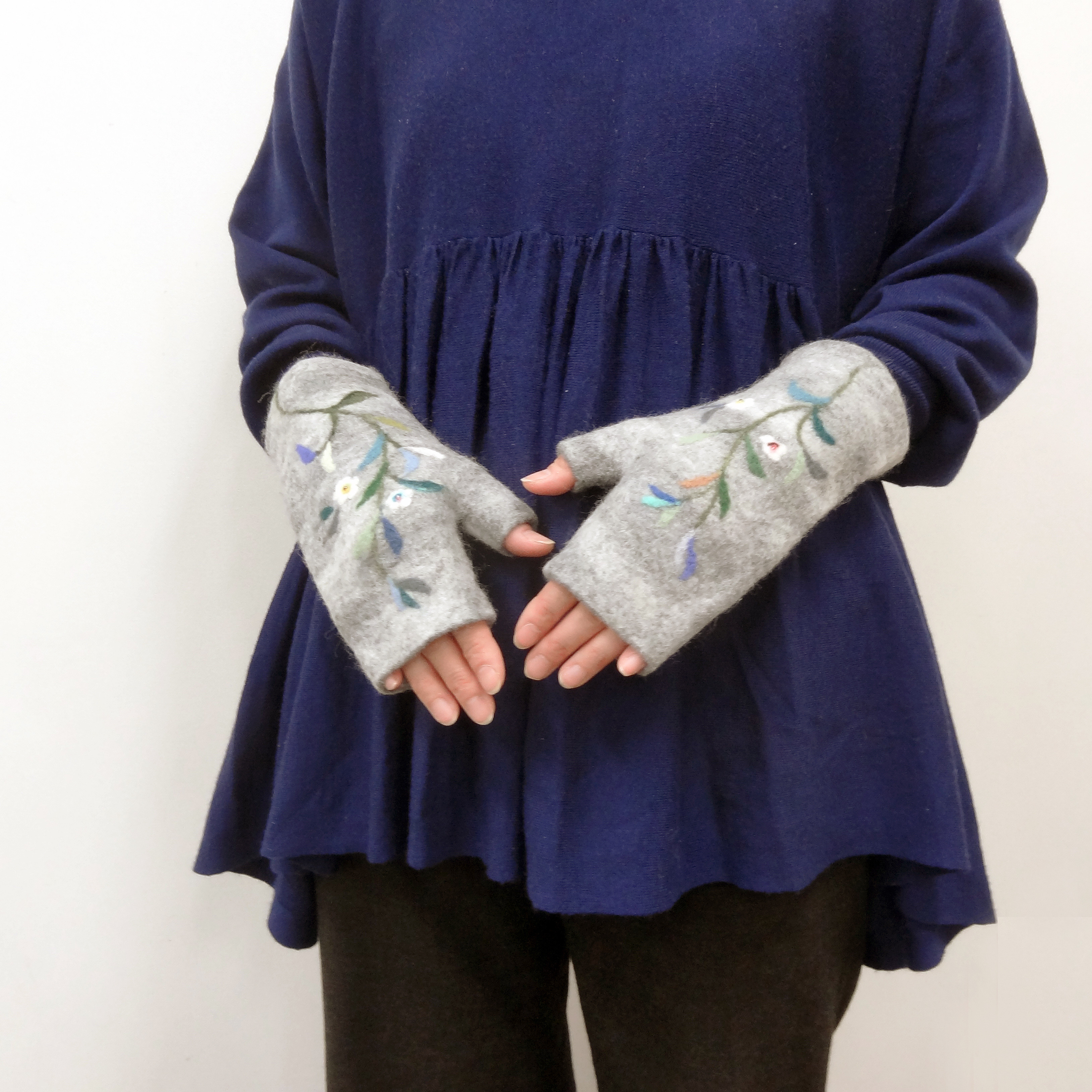 【送料無料】フェルトの手袋（花柄）