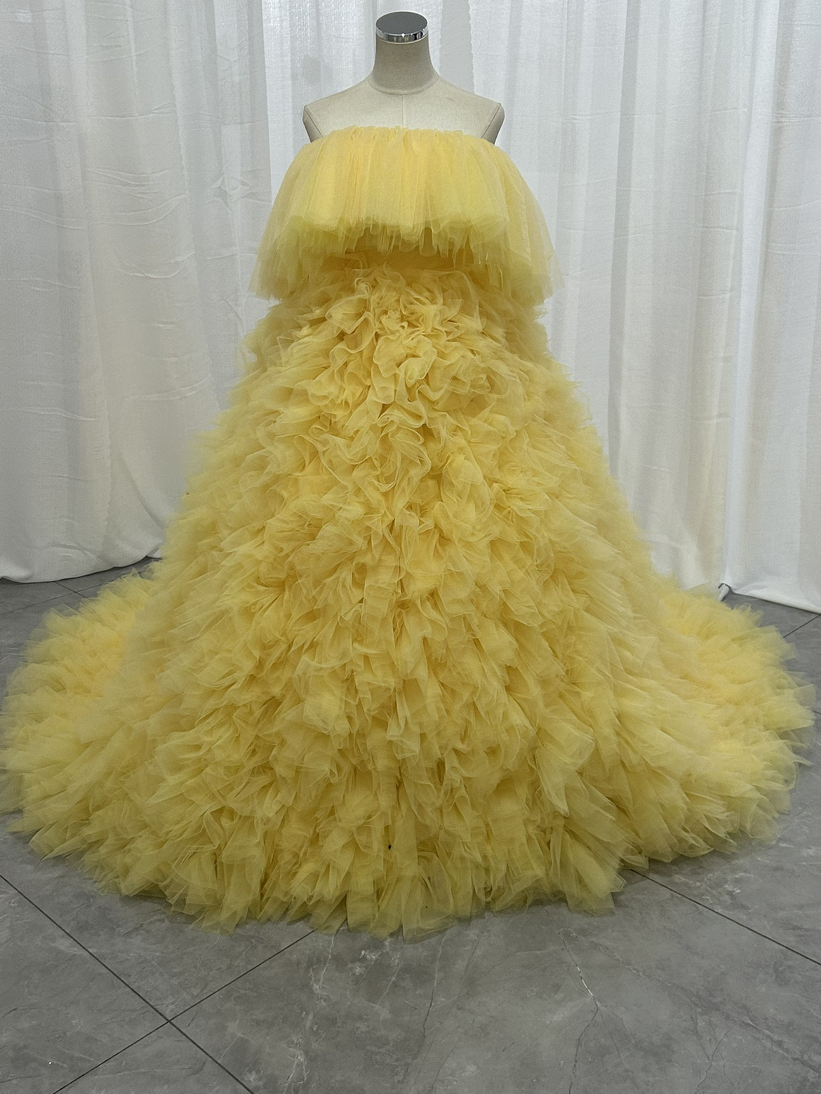 送料無料！パステルイエロー  カラードレス ソフトチュール もこもこドレス　ボリュームたっぷり/挙式/前撮り/結婚式