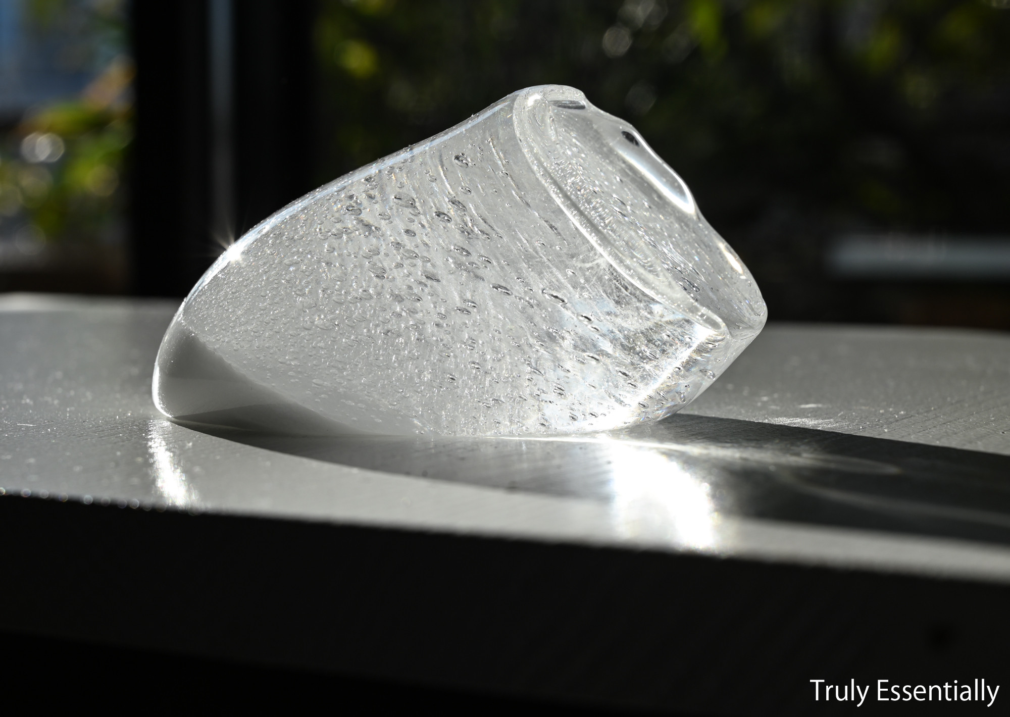 「 白のかおり 」シリーズ、純白透明ガラスのインテリア オブジェ ● 幅約10cm #1