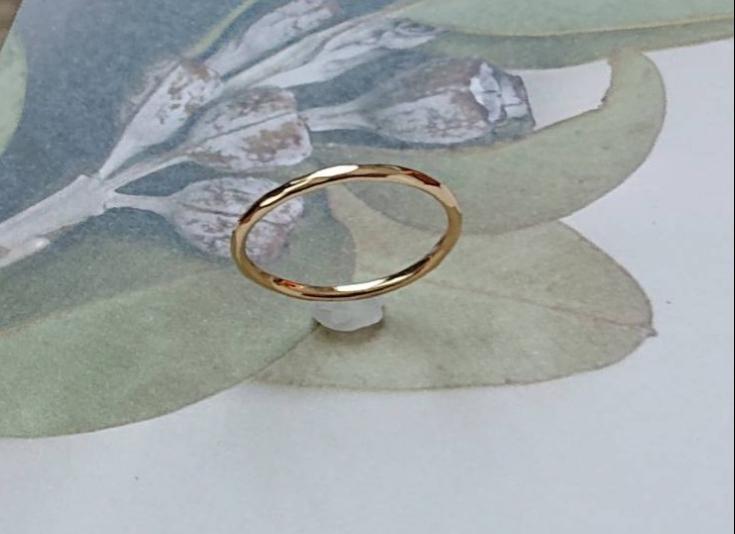 K18YG 槌目のリング K18イエローゴールド ハンマー仕上げ ピンキーリング