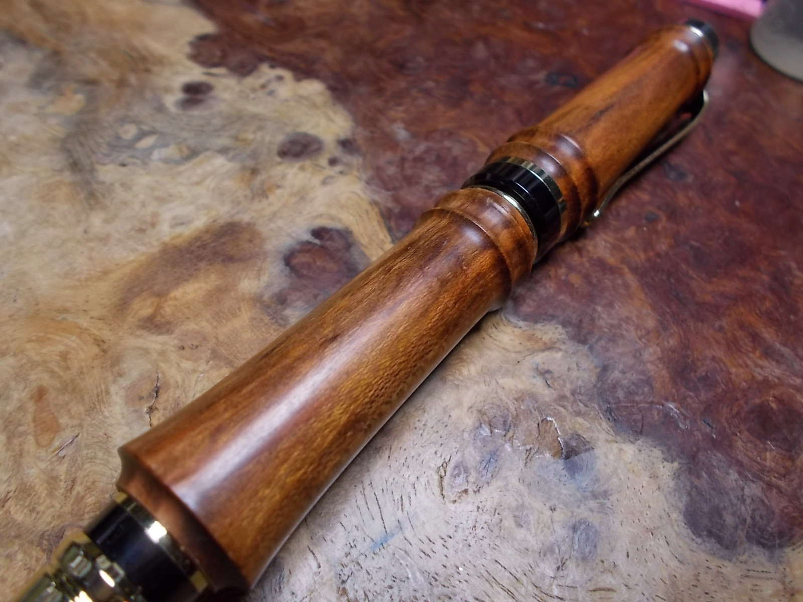 寒緋桜(沖縄の桜)　シガータイプのボールペン　　手作り品！