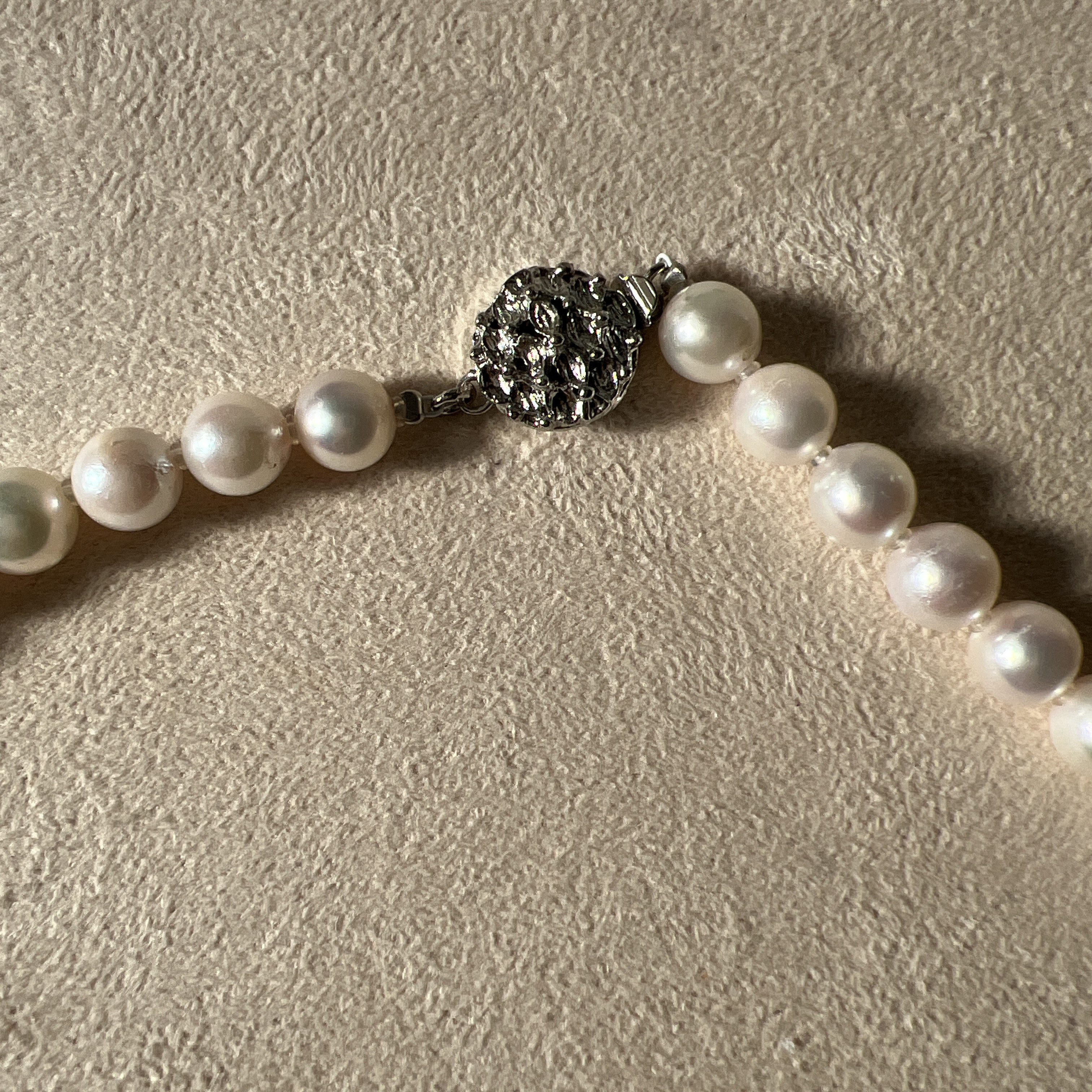 天然アコヤ神獣と黒蝶真珠コンビネックレス