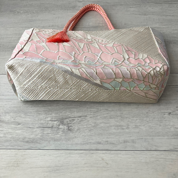 帯のリメイクバッグ/セレモニー/荷物をコンパクトにまとめて持ち運び/no.２AKANE(横standard) 7枚目の画像