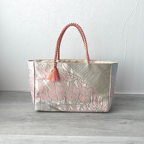 帯のリメイクバッグ/セレモニー/荷物をコンパクトにまとめて持ち運び/no.２AKANE(横standard) 2枚目の画像