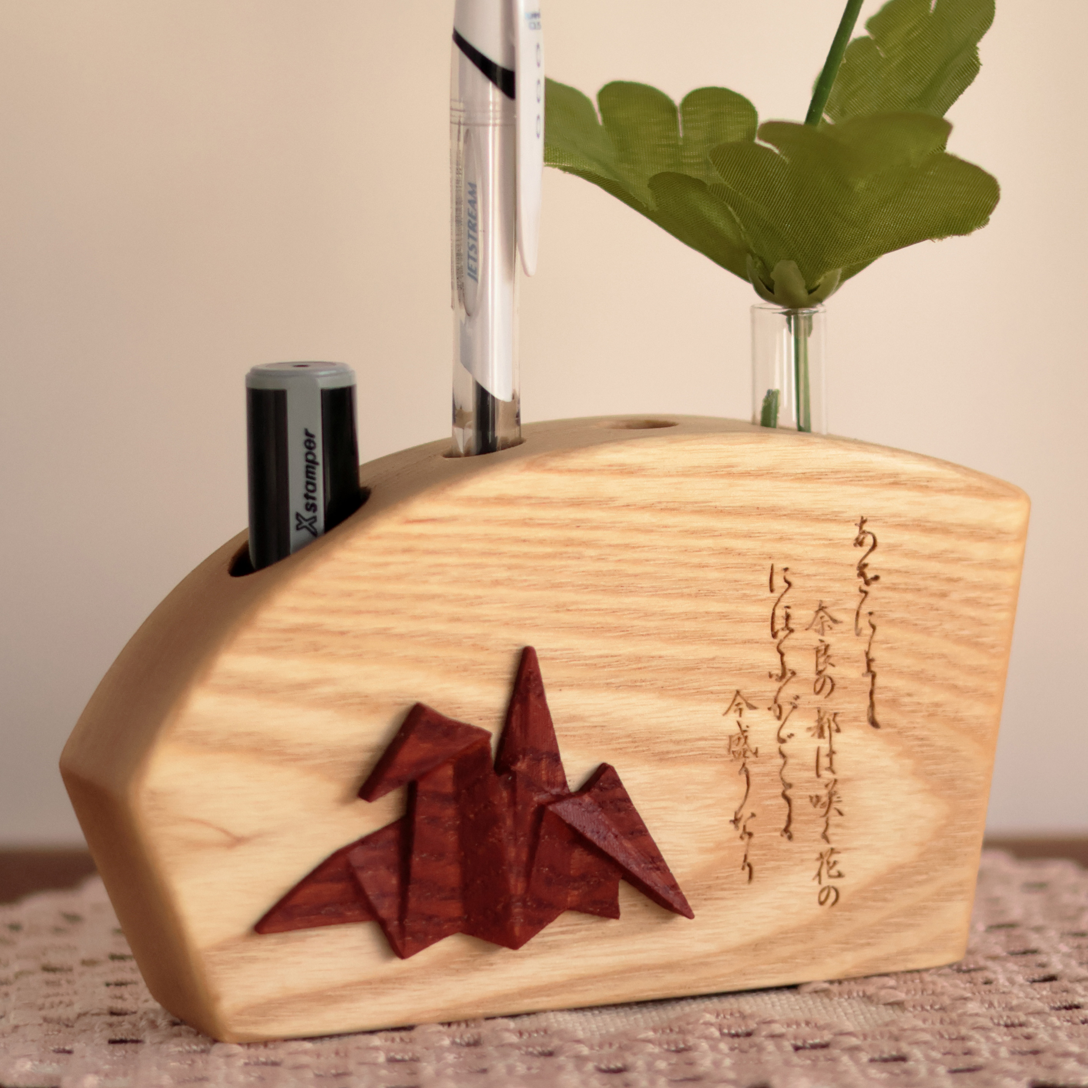 木製ペン立て・印鑑スタンド 折り鶴 (IN-701) 無垢材 ペンスタンド 印鑑立て ハンコスタンド　ギフト 贈り物