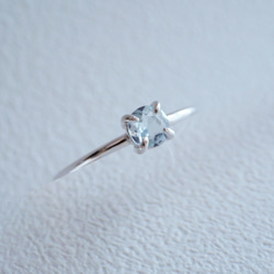 アクアマリンの一粒リング　３月誕生石　指輪　シルバー925　18KGP　フリーサイズ　金属アレルギー対応　ゴールド 1枚目の画像