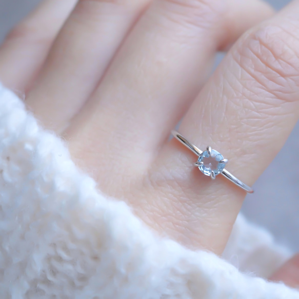 アクアマリンの一粒リング　３月誕生石　指輪　シルバー925　18KGP　フリーサイズ　金属アレルギー対応　ゴールド 4枚目の画像