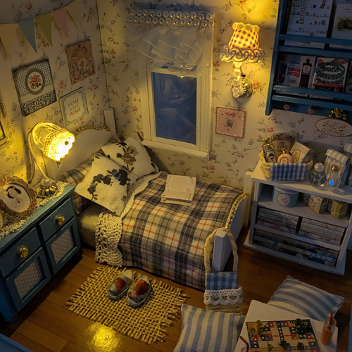 子ども部屋(ブルー)』ミニチュアドールハウスの完成品です その他