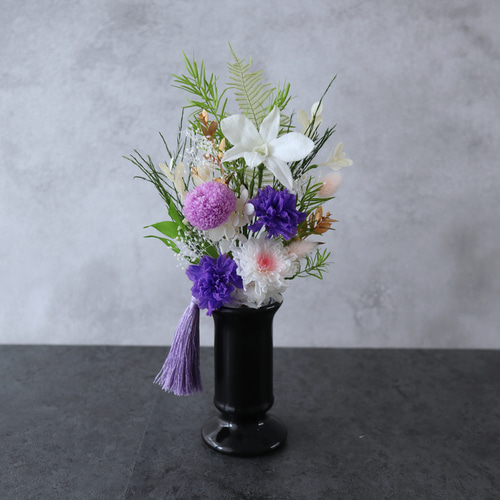 白と紫色の仏花（お供え)ハーバリウムオーダー承ります 大輪菊3輪と