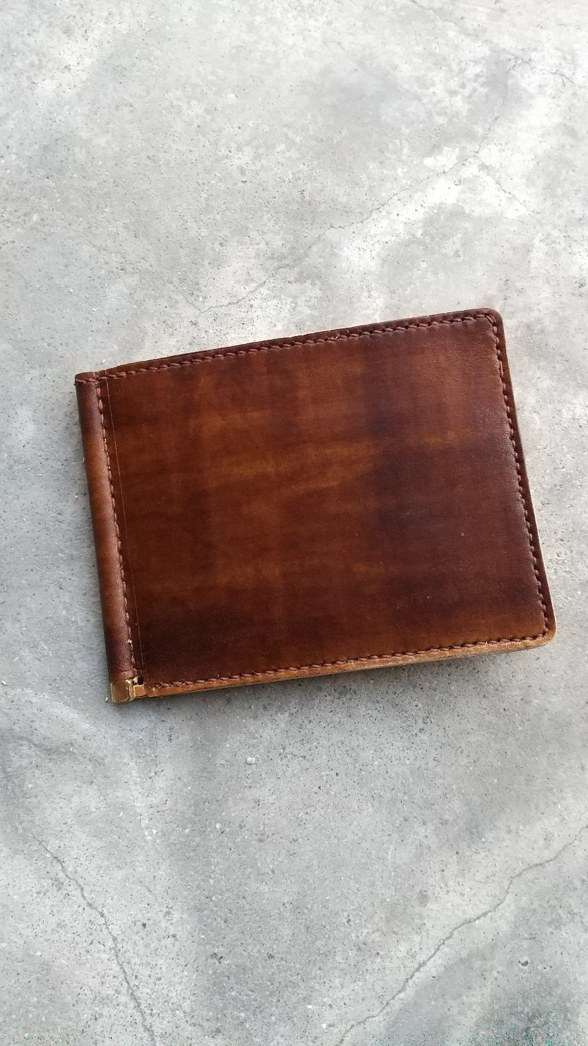 ヌメ革手染めアンティークブラウンのカード6枚+α収納マネークリップ