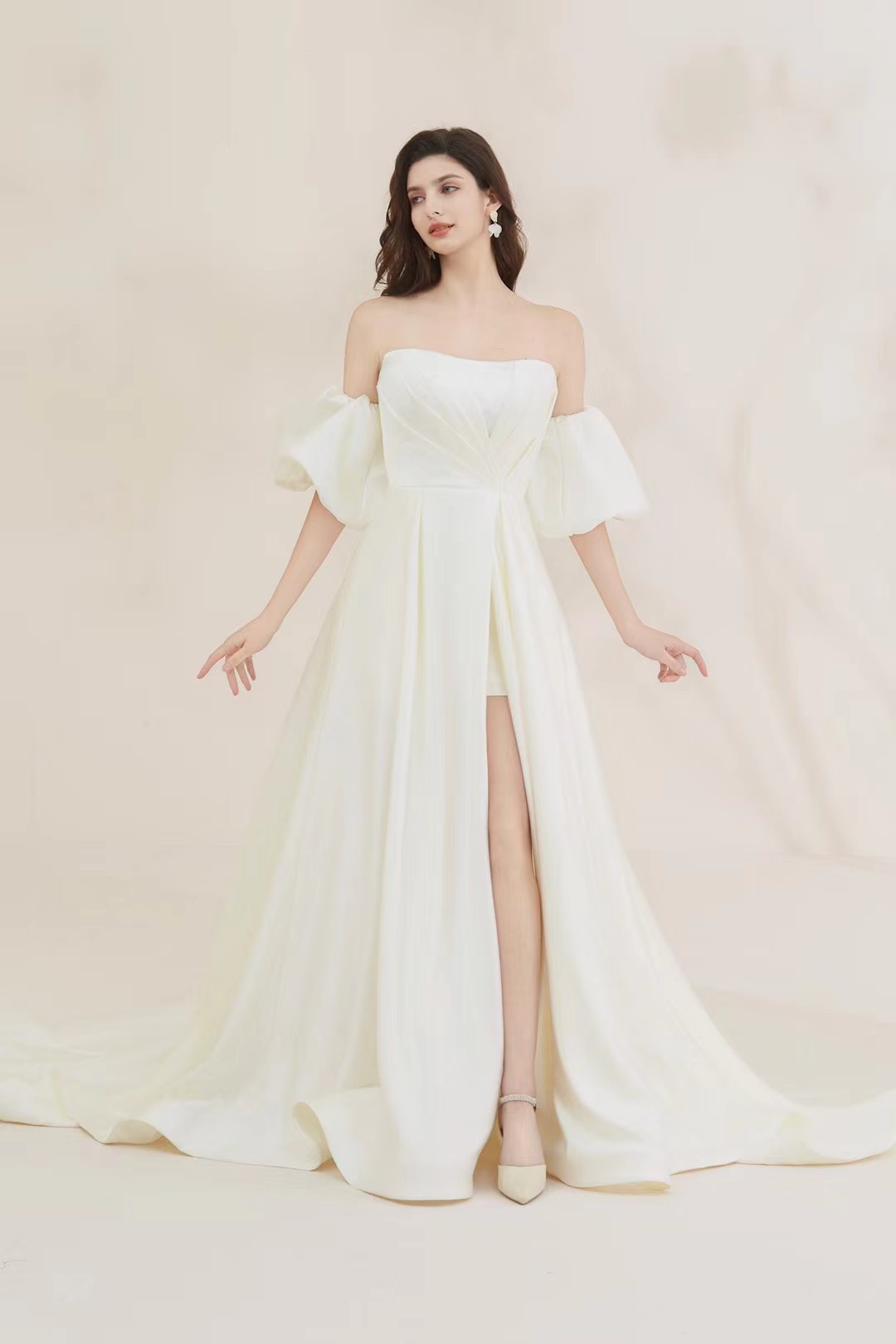 顧客満足度99以上！シンプル　高級サテン　オフホワイト　取り外し可能お袖　二の腕カバー　スリット　カラー変更可能　編み上