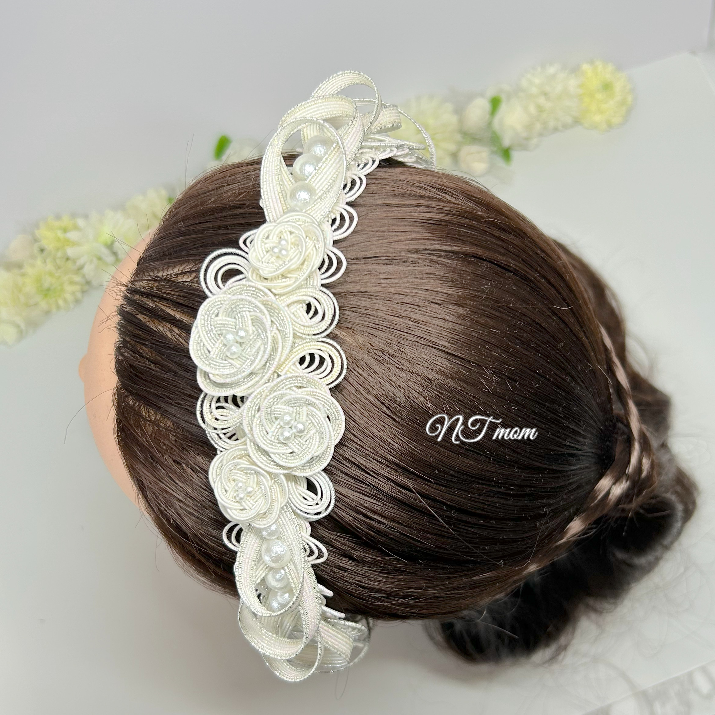 成人式卒業式結婚式・水引カチューシャ、四つ二重大梅・シルバーホワイト