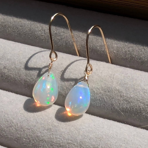 プレシャスオパール 14kgf ピアス 高品質