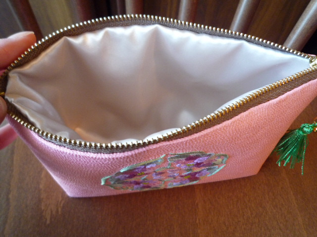 日本刺繍のファスナーポーチ（蓮花丸紋‐1）(F1810)