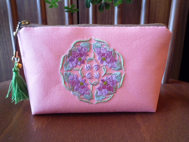 日本刺繍のファスナーポーチ（蓮花丸紋‐1）(F1810)