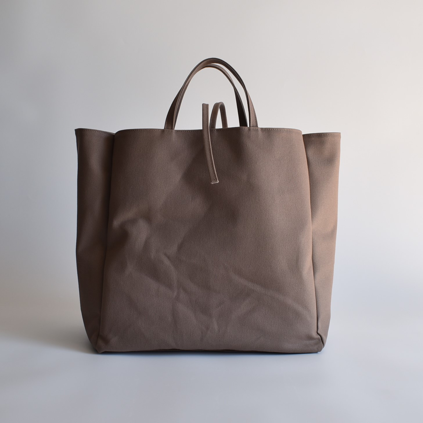 SQUARE1 TOTE BAG（マットブラウン）大容量 帆布 トートバッグ ポケット５ マチ広め 紐付き