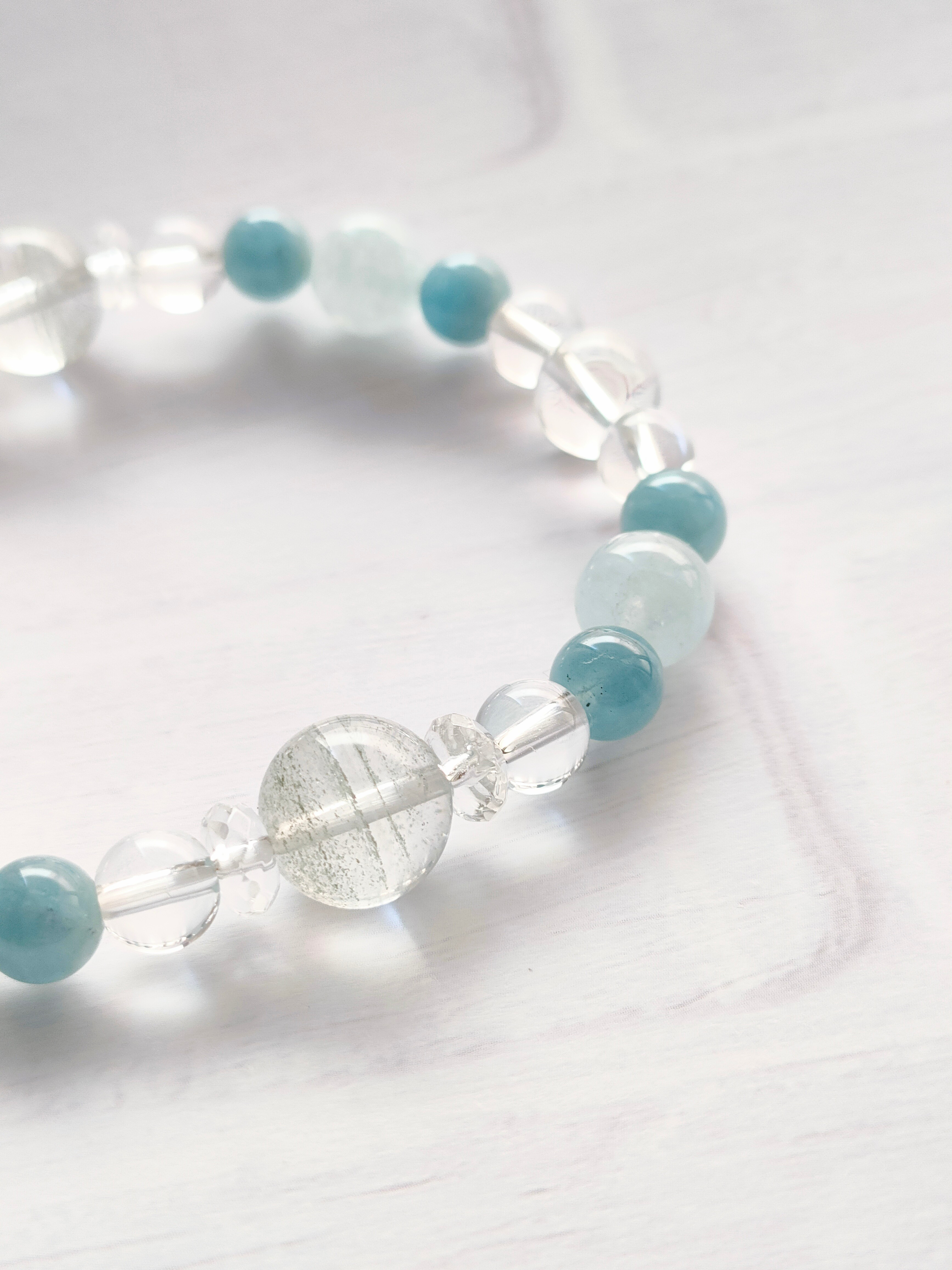 爽やかなアクアマリンブレスレット