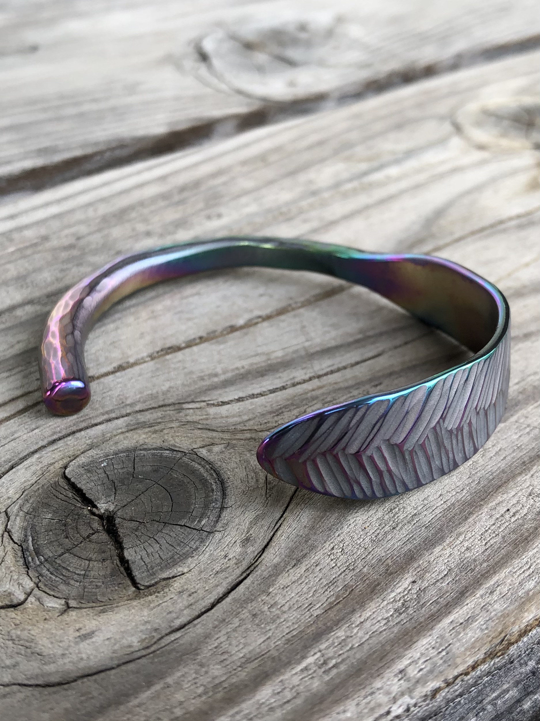 titanium bangle rainbow branch leaf 純チタン製高級バングル 虹色枝の葉バングル