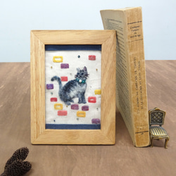 【送料無料】羊毛刺しゅうの額絵「おすましネコ」 1枚目の画像