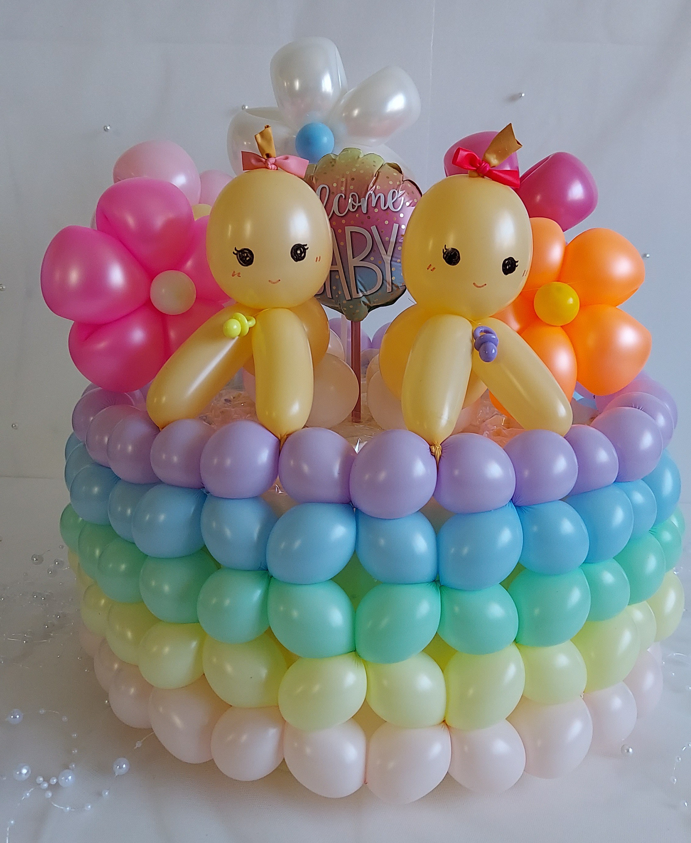 バルーンおむつケーキ　双子女児用アレンジ可能　オンリーワンの出産祝い　ベビーシャワー