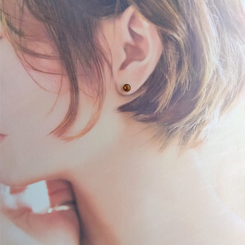 バルト海産天然琥珀アンバー琥珀のサージカルステンレスピアス 6mm