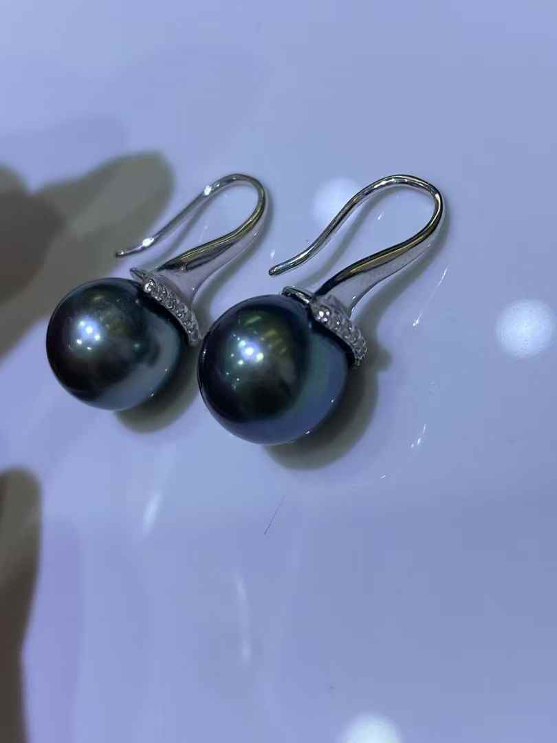 【高級】黒蝶真珠　ピアス10-11mm　s925