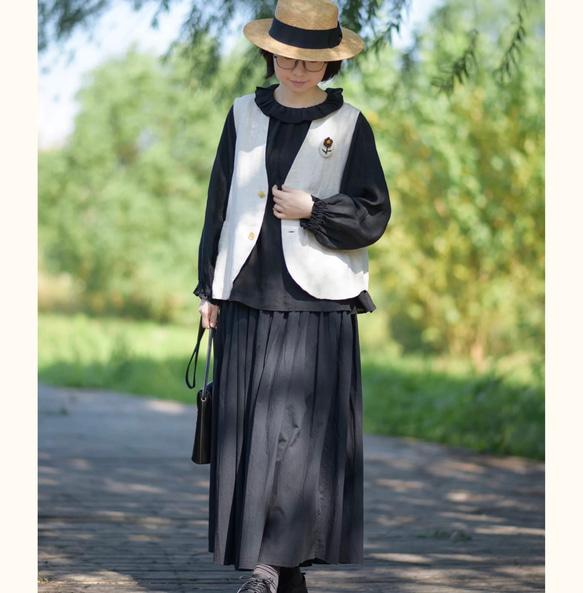 2色 リネン100% フリルカラーとふんわりシルエットのブラウス【春秋】黒・グレー 7枚目の画像