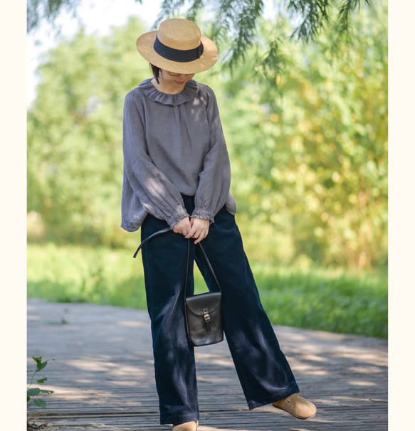 2色 リネン100% フリルカラーとふんわりシルエットのブラウス【春秋】黒・グレー 3枚目の画像