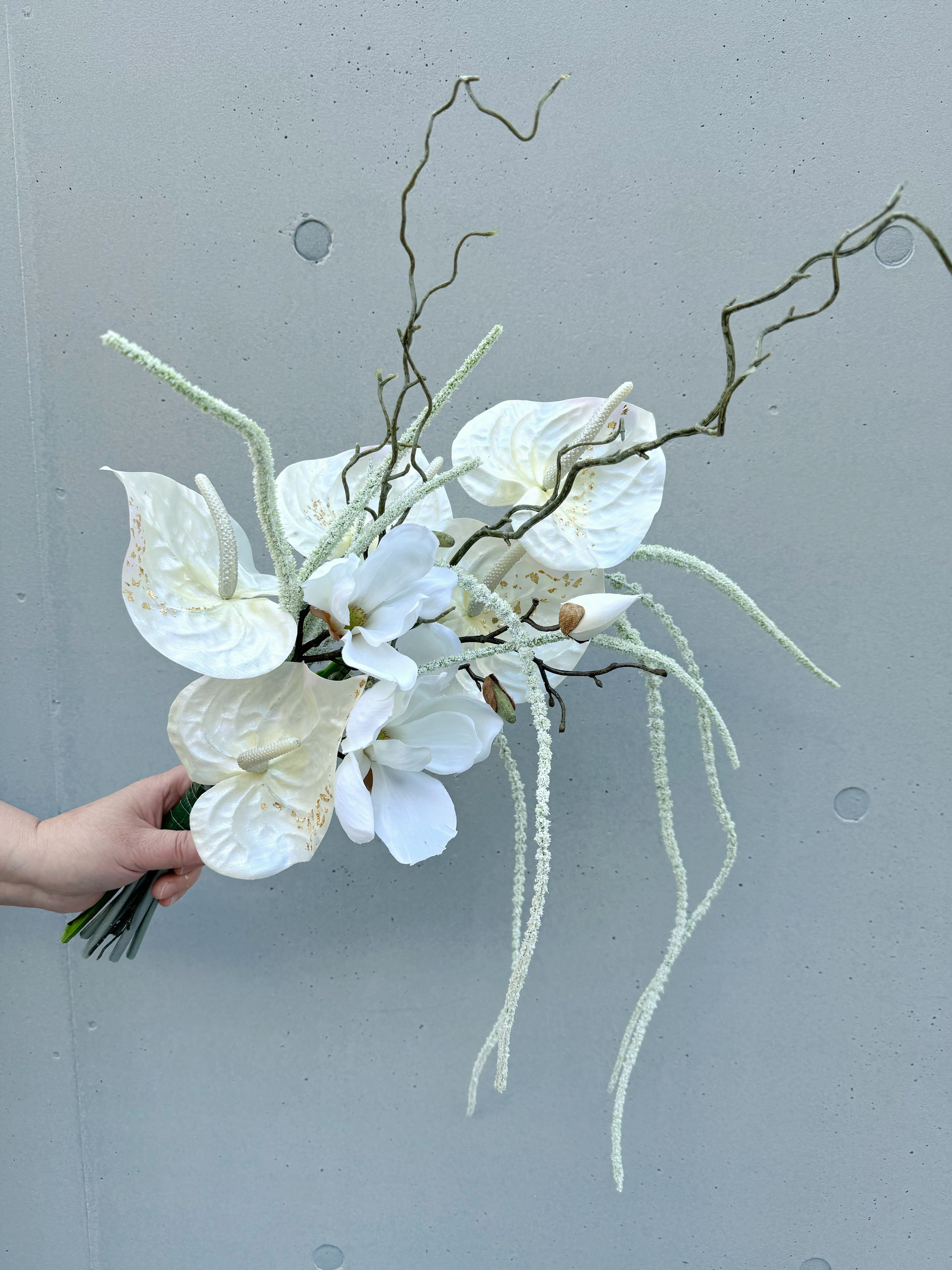 オシャレモダンブーケ　金箔付き　アンスリウムブーケ　アマランサスブーケ　マグノリアブーケ