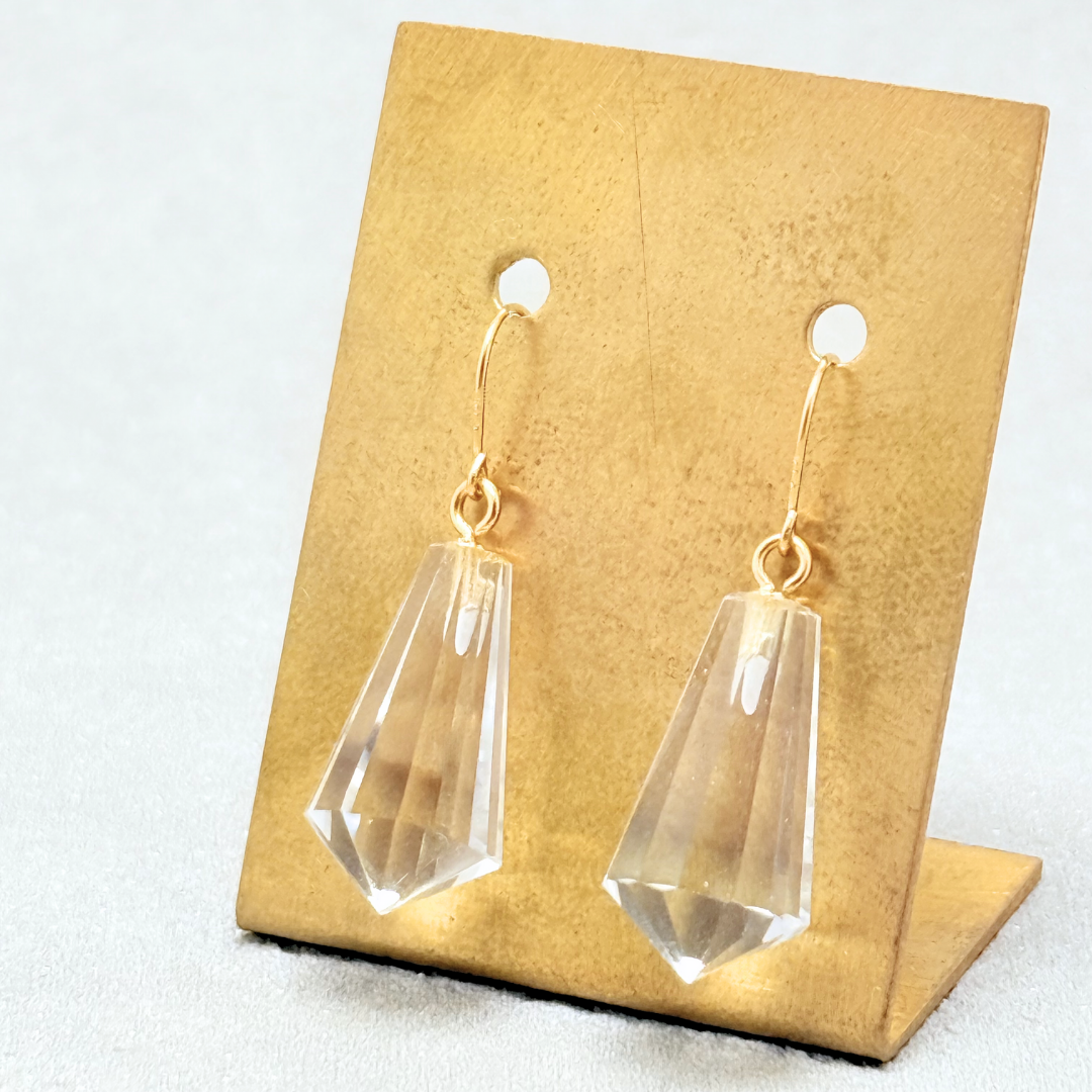 ラス1 K18 16mm 剣型 クォーツ/白水晶  天然石ピアス - ツルギSS