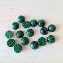 ３点以上送料無料：10ミリ：合成マラカイトカボション：半円：４個：画像のお品物 2枚目の画像