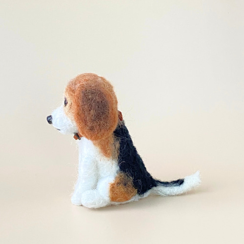 いつでもいっしょ♪羊毛フェルトのおすわりビーグル 犬のぬいぐるみ