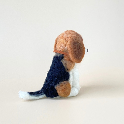 いつでもいっしょ♪羊毛フェルトのおすわりビーグル 犬のぬいぐるみ