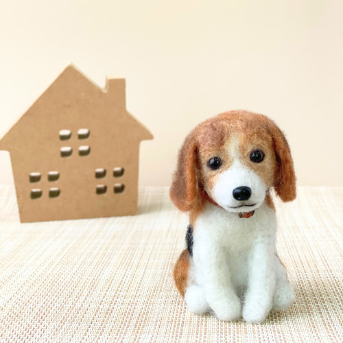 いつでもいっしょ♪羊毛フェルトのおすわりビーグル 犬のぬいぐるみ