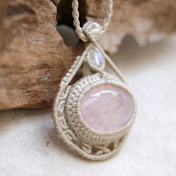 ローズクォーツ天然石マクラメネックレスmac412-エスニックアジアンエキゾチックなアレルギーフリーの大振りアクセサリー 3枚目の画像