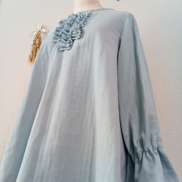 SALE☆ 襟元フリル　フレアブラウス　キャンディスリーブ    ペールブルーのダブルガーゼ　日本製 12枚目の画像