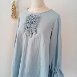 SALE☆ 襟元フリル　フレアブラウス　キャンディスリーブ    ペールブルーのダブルガーゼ　日本製 11枚目の画像