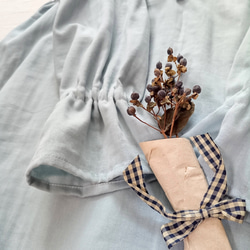 SALE☆ 襟元フリル　フレアブラウス　キャンディスリーブ    ペールブルーのダブルガーゼ　日本製 5枚目の画像