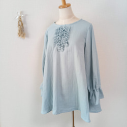 SALE☆ 襟元フリル　フレアブラウス　キャンディスリーブ    ペールブルーのダブルガーゼ　日本製 7枚目の画像