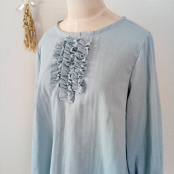 SALE☆ 襟元フリル　フレアブラウス　キャンディスリーブ    ペールブルーのダブルガーゼ　日本製 10枚目の画像
