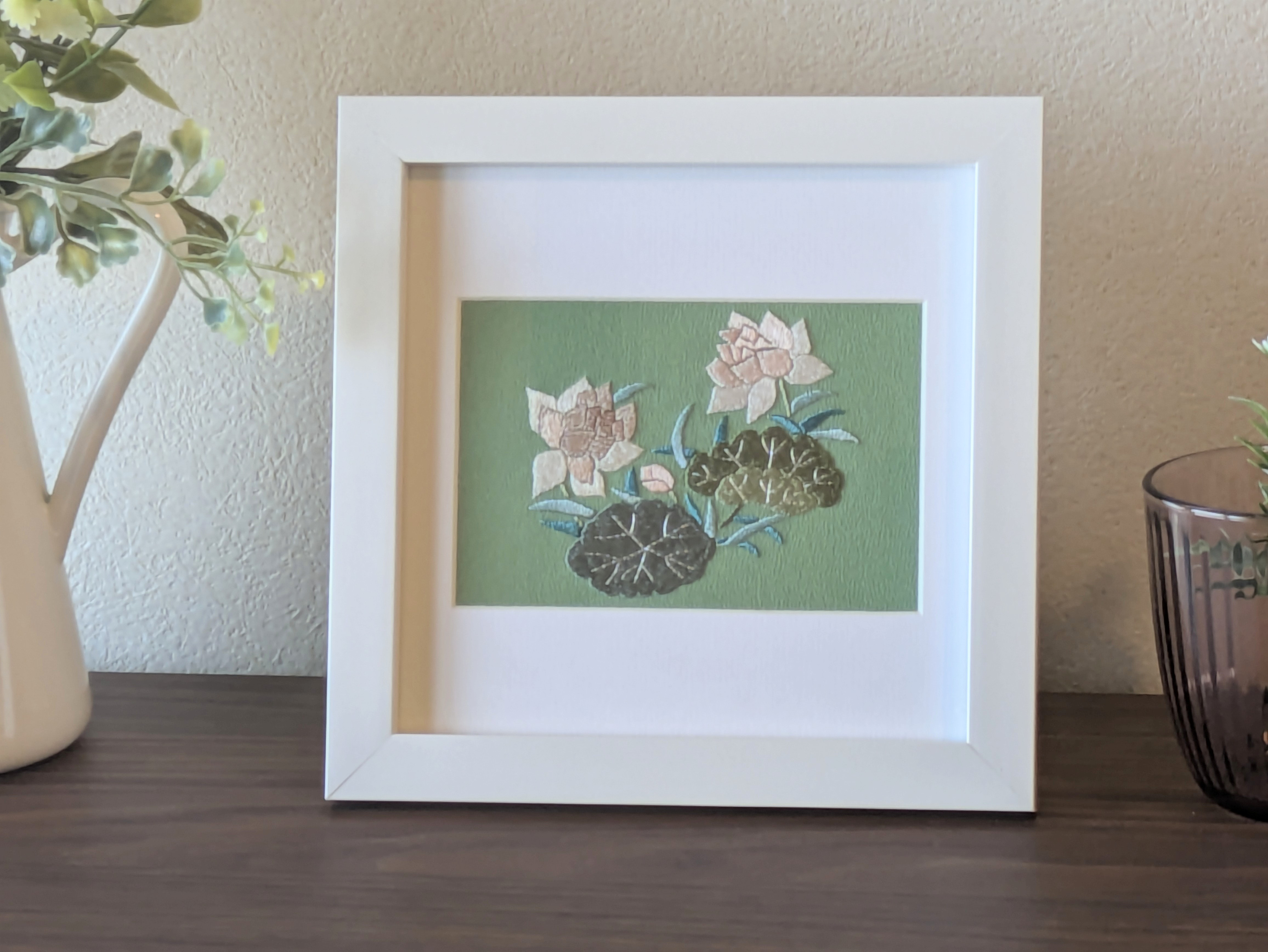 日本刺繍の額装（蓮華-2）(F2007)