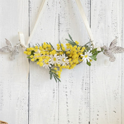 「ミモザとデイジーの壁掛け」母の日ﾌﾗﾜｰ2025・・・新年度、母の日フラワー、ブライダル 2枚目の画像