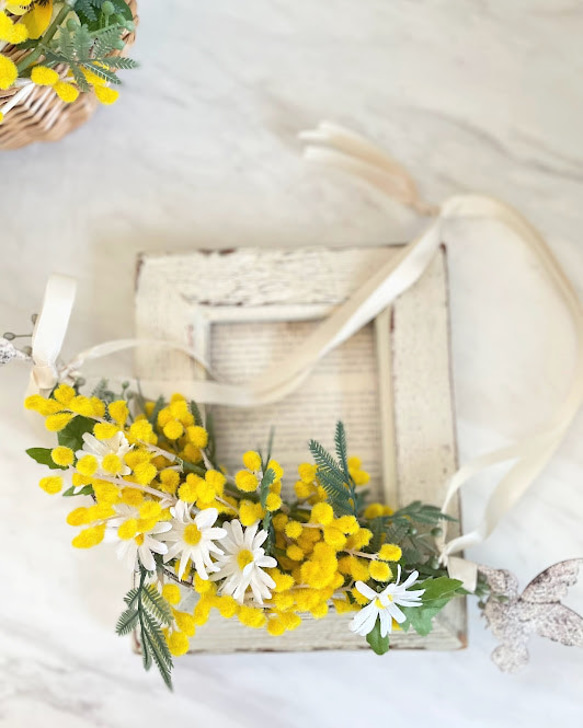 「ミモザとデイジーの壁掛け」母の日ﾌﾗﾜｰ2025・・・新年度、母の日フラワー、ブライダル 1枚目の画像