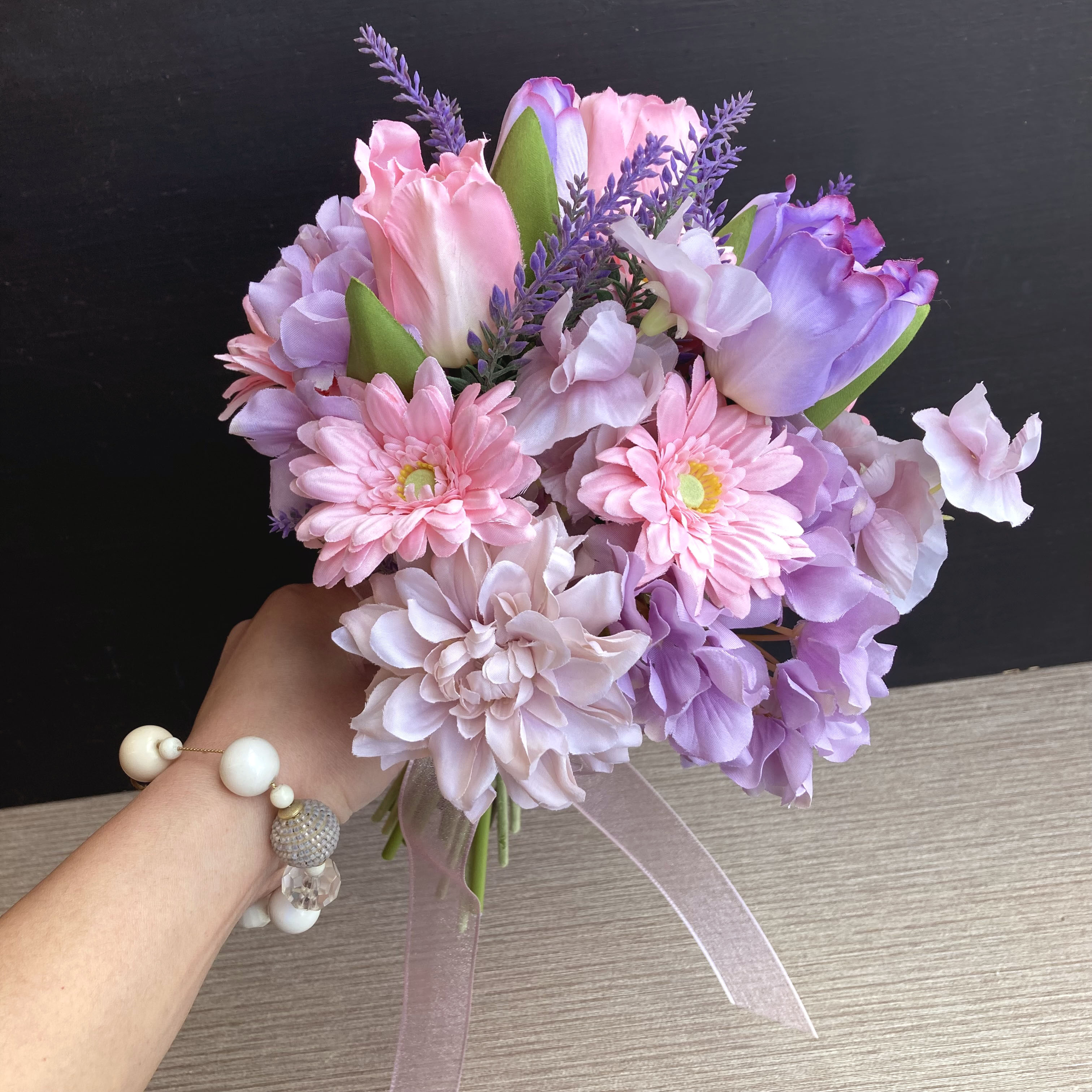くすみカラー【ウェディング】チューリップとラベンダーのブーケ　ダリア／ガーベラ／春のウェディング／ガーデンウェディング